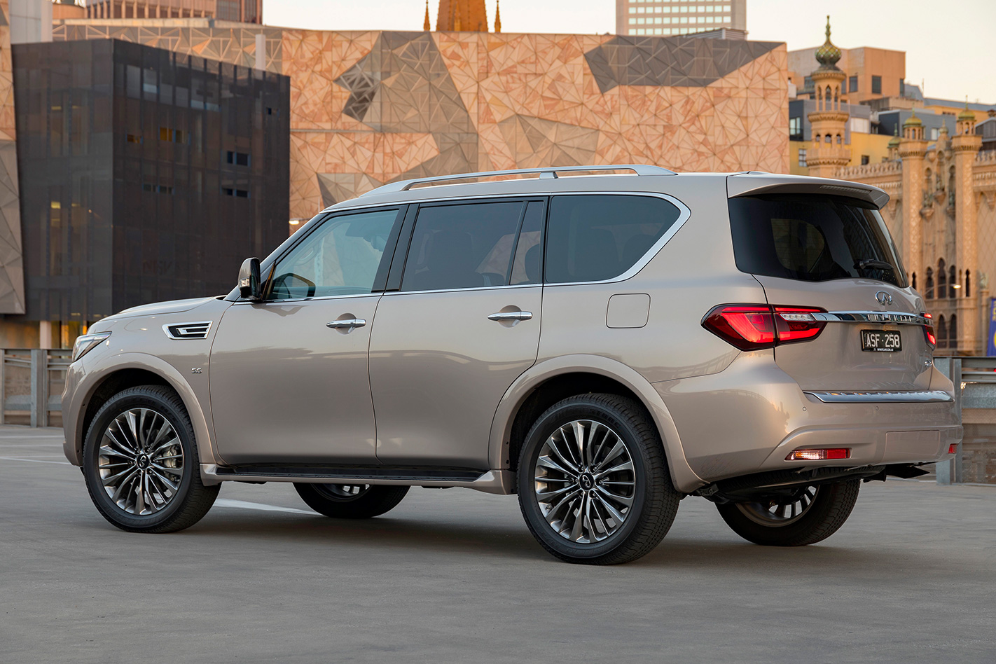 Infiniti QX80 S Premium