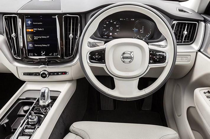 2017 Volvo XC60 T8 Hybrid R Design review interior